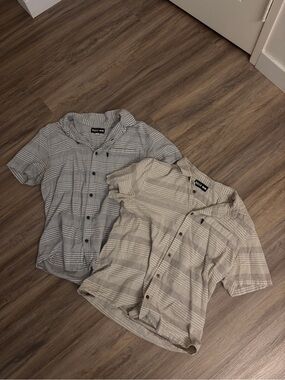 Reef Men's Short-Sleeve Button-Down Shirt Bundle in Gray & Beige Stripes